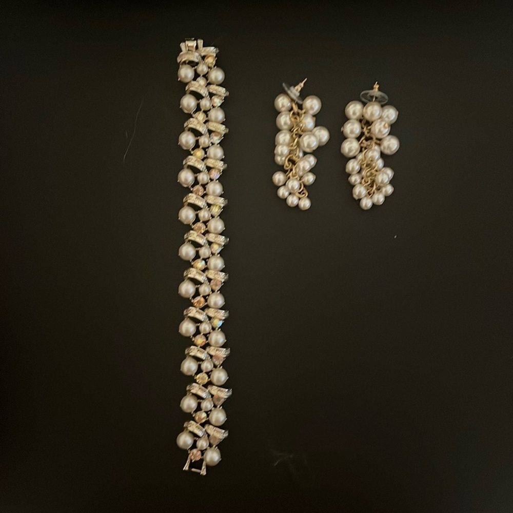 True Vintage Faux Pearl bracelet and Cascading Grape cluster Pearl earrings